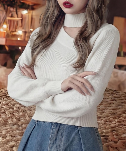 cammie(キャミー)の「チョーカーデザインニットトップス(ニット/セーター・レディース・ホワイト/ブラック・F)」の4枚目の写真