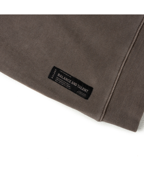 BALANT(バラント)の「ピグメントシリコンラベルスウェットシャツ - ブラウン(スウェット・メンズ・その他・MEDIUM/LARGE)」の7枚目の写真