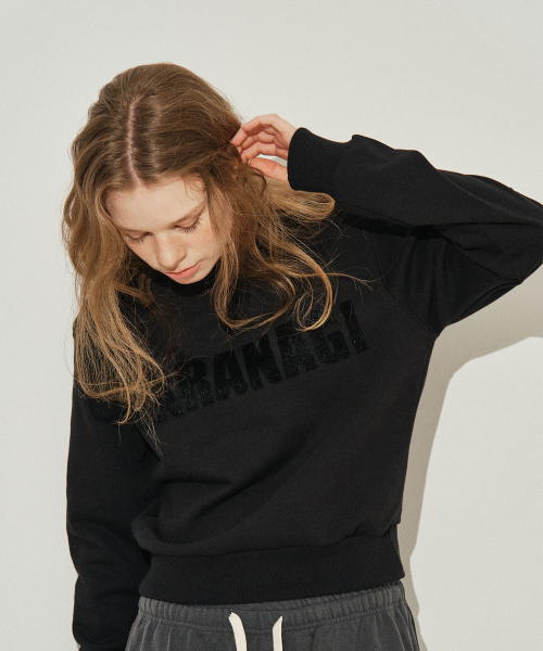 SARANAGI（サラナギ）の「SE0583- crop sweatshirt (black)（スウェット・レディース・ブラック・FREE）」の2枚目の写真
