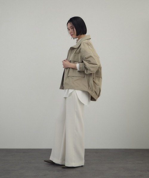 SALON adam et rope'（サロン アダム エ ロペ）の「リモンタナイロン / スタンドカラーブルゾン（ブルゾン・レディース・ベージュ/オフホワイト/ブラック・FREE）」の15枚目の写真