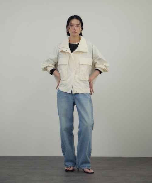 SALON adam et rope'（サロン アダム エ ロペ）の「リモンタナイロン / スタンドカラーブルゾン（ブルゾン・レディース・ベージュ/オフホワイト/ブラック・FREE）」の20枚目の写真