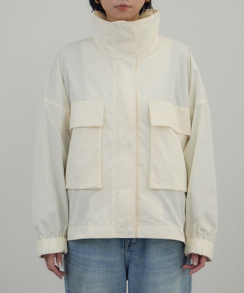 SALON adam et rope'（サロン アダム エ ロペ）の「リモンタナイロン / スタンドカラーブルゾン（ブルゾン・レディース・ベージュ/オフホワイト/ブラック・FREE）」の21枚目の写真