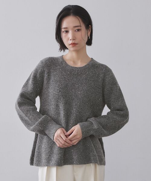 OPAQUE.CLIP（オペークドットクリップ）の「スパンコールラメ衿2WAYペプラムニット【洗濯機OK】（ニット/セーター・レディース・ホワイト系8/ブルー系5/チャコール・38/40）」の4枚目の写真