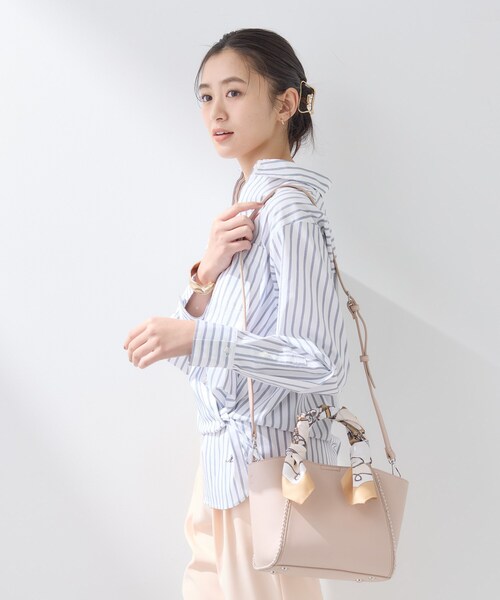 INDIVI（インディヴィ）の「【ミドルサイズ／合皮／ショルダー付】スタッズ風メタルバッグ（ショルダーバッグ・レディース・ピンク/ナチュラル/ブラック・00）」の3枚目の写真