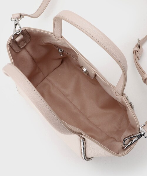 INDIVI（インディヴィ）の「【ミドルサイズ／合皮／ショルダー付】スタッズ風メタルバッグ（ショルダーバッグ・レディース・ピンク/ナチュラル/ブラック・00）」の16枚目の写真