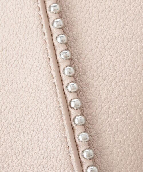 INDIVI（インディヴィ）の「【ミドルサイズ／合皮／ショルダー付】スタッズ風メタルバッグ（ショルダーバッグ・レディース・ピンク/ナチュラル/ブラック・00）」の10枚目の写真