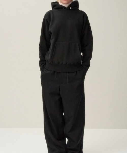 B'2nd(ビーセカンド)の「ATON (エイトン) GARMENT DYED URAKE | HOODIE【2026年春夏入荷モデル】(パーカー・メンズ・ブラック・4/6)」の4枚目の写真