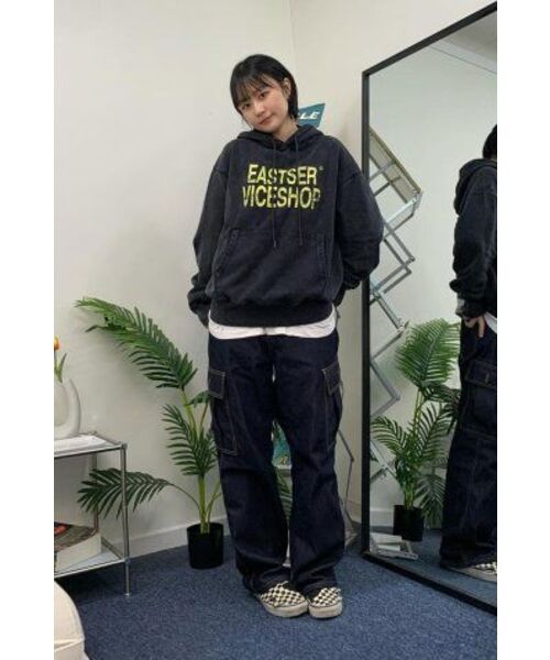 eastserviceshop(イーストサービスショップ)の「Vice Shop Dyed Hoodie - Washed Charcoal(パーカー・レディース・チャコール・SMALL/MEDIUM)」の8枚目の写真