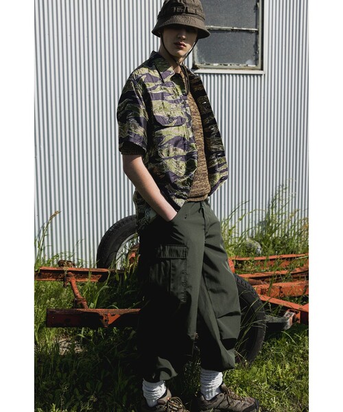 BEAMS PLUS(ビームスプラス)の「MIL Over 6 Pockets TW Rip stop(その他パンツ・メンズ・カーキ/ネイビー/オリーブ・SMALL/MEDIUM/LARGE)」の5枚目の写真