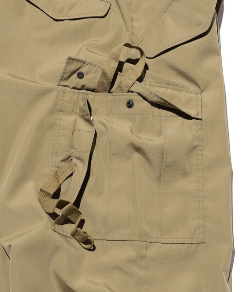 BEAMS PLUS(ビームスプラス)の「MIL Over 6 Pockets TW Rip stop(その他パンツ・メンズ・カーキ/ネイビー/オリーブ・SMALL/MEDIUM/LARGE)」の9枚目の写真