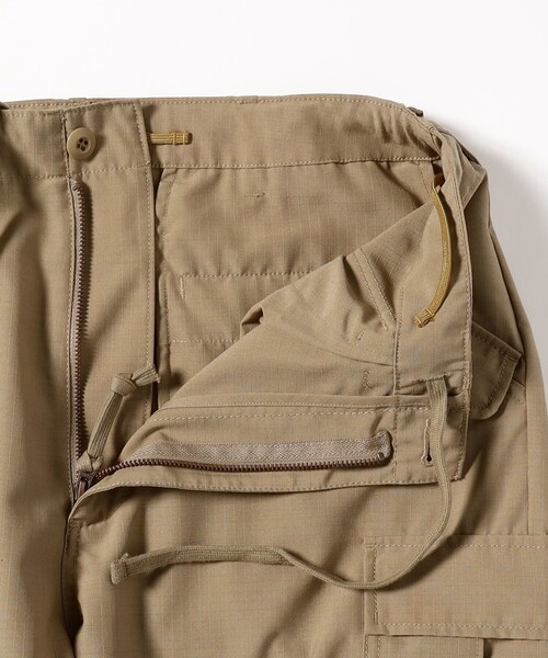 BEAMS PLUS(ビームスプラス)の「MIL Over 6 Pockets TW Rip stop(その他パンツ・メンズ・カーキ/ネイビー/オリーブ・SMALL/MEDIUM/LARGE)」の14枚目の写真