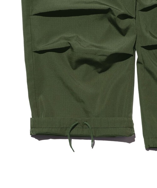 BEAMS PLUS(ビームスプラス)の「MIL Over 6 Pockets TW Rip stop(その他パンツ・メンズ・カーキ/ネイビー/オリーブ・SMALL/MEDIUM/LARGE)」の19枚目の写真