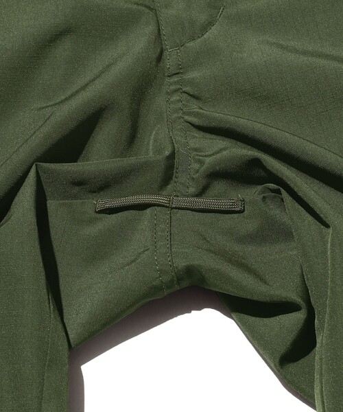 BEAMS PLUS(ビームスプラス)の「MIL Over 6 Pockets TW Rip stop(その他パンツ・メンズ・カーキ/ネイビー/オリーブ・SMALL/MEDIUM/LARGE)」の22枚目の写真
