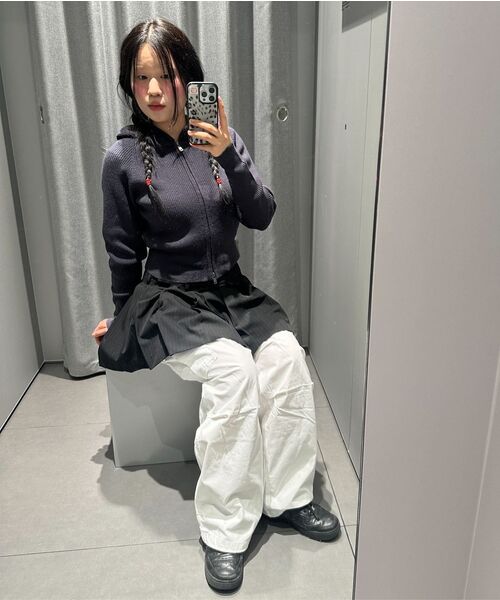 MUSINSA STANDARD WOMAN（ムシンサスタンダードウーマン）の「ウィメンズピンストライプローレイズプリーツミニスカート[ブラック]（スカート・レディース・その他・LARGE/MEDIUM/SMALL/X-SMALL）」の8枚目の写真