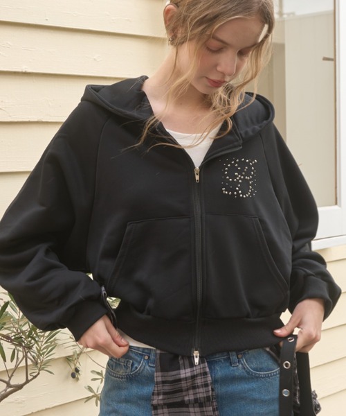 Birthday room(バースデイルーム)の「ラインストーンロゴダブルジップパーカー/Rhinestone logo double zip hoodie(パーカー・レディース・グレー/ブラック・FREE)」の2枚目の写真