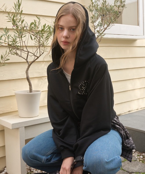 Birthday room(バースデイルーム)の「ラインストーンロゴダブルジップパーカー/Rhinestone logo double zip hoodie(パーカー・レディース・グレー/ブラック・FREE)」の13枚目の写真