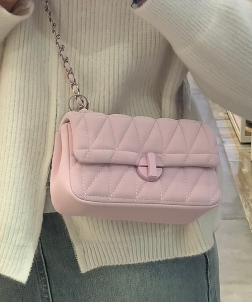 Mejoul（メジュール）の「【2026春夏新作】ターンロックスクエアキルティングフラップショルダーバッグ（ショルダーバッグ・レディース・ホワイト/ライトグリーン/ブラック/ライトピンク・F）」の4枚目の写真