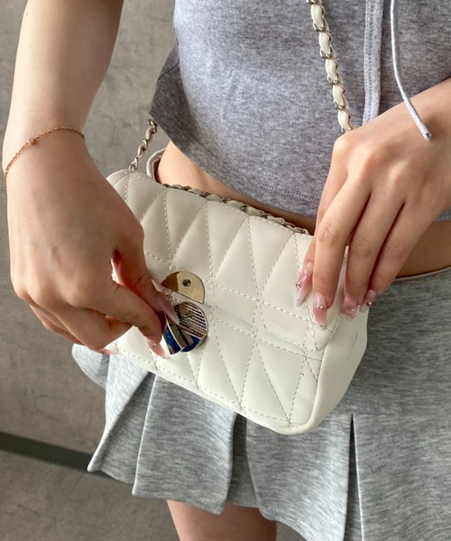 Mejoul（メジュール）の「【2026春夏新作】ターンロックスクエアキルティングフラップショルダーバッグ（ショルダーバッグ・レディース・ホワイト/ライトグリーン/ブラック/ライトピンク・F）」の14枚目の写真