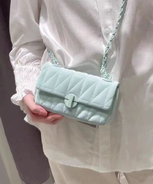 Mejoul（メジュール）の「【2026春夏新作】ターンロックスクエアキルティングフラップショルダーバッグ（ショルダーバッグ・レディース・ホワイト/ライトグリーン/ブラック/ライトピンク・F）」の8枚目の写真