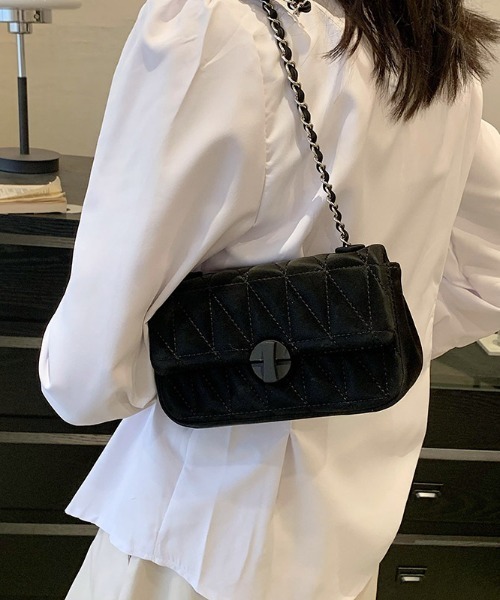 Mejoul（メジュール）の「【2026春夏新作】ターンロックスクエアキルティングフラップショルダーバッグ（ショルダーバッグ・レディース・ホワイト/ライトグリーン/ブラック/ライトピンク・F）」の7枚目の写真