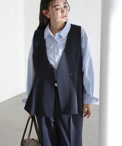 La TOTALITE（ラトータリテ）の「【洗える】コンシャスジレ（その他アウター・レディース・アイボリー/ネイビー・38/36）」の2枚目の写真