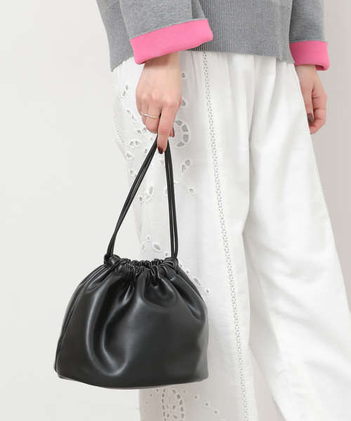 JOURNAL STANDARD relume（ジャーナルスタンダード　レリューム）の「RELUME キンチャクショルダーBAG（ショルダーバッグ・レディース・アイボリー/ブラック/ベージュ・FREE）」の4枚目の写真