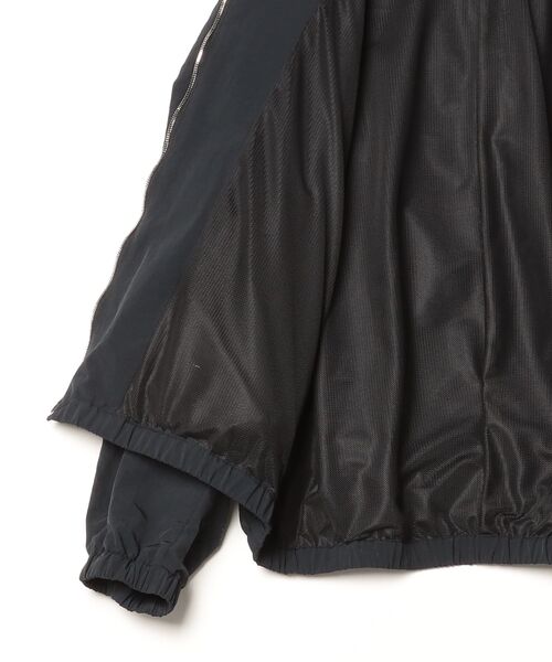 JOHN MASON SMITH(ジョンメイソンスミス)の「JOHN MASON SMITH NYLON TAFFETA OVERSIZED JACKET (26SJK-#203S)(その他アウター・メンズ・ブラック/レッド・LARGE)」の4枚目の写真