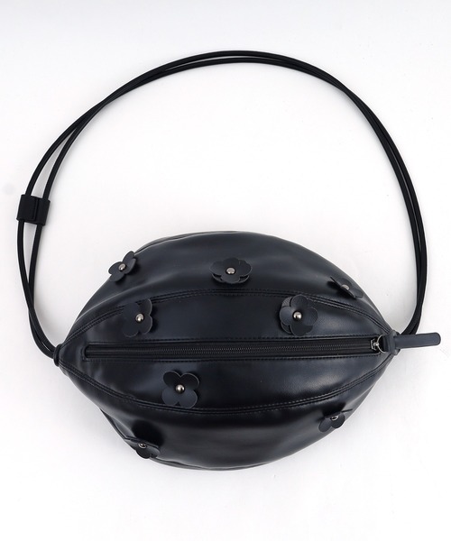 POU DOU DOU（プードゥドゥ）の「Dailyフラワーモチーフサークルバッグ（ショルダーバッグ・レディース・キナリ/ブラック・8）」の12枚目の写真