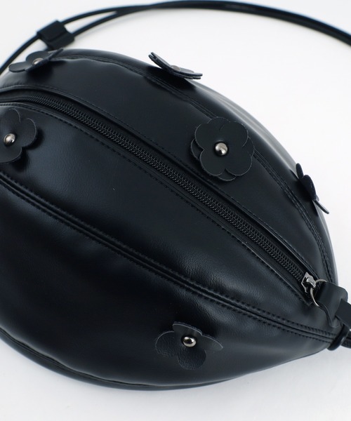 POU DOU DOU（プードゥドゥ）の「Dailyフラワーモチーフサークルバッグ（ショルダーバッグ・レディース・キナリ/ブラック・8）」の14枚目の写真
