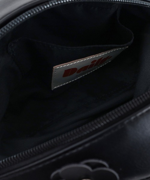 POU DOU DOU（プードゥドゥ）の「Dailyフラワーモチーフサークルバッグ（ショルダーバッグ・レディース・キナリ/ブラック・8）」の22枚目の写真