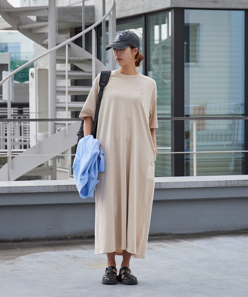 KELTY(ケルティ)の「KELTY/ケルティ ミニロゴ S/S ルーズシルエット ロングTシャツ 秋 秋服 2026年秋冬(Tシャツ/カットソー・レディース・ホワイト/ブラック/ベージュ/ネイビー/ヘザーグレー・FREE)」の13枚目の写真