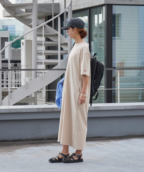 KELTY(ケルティ)の「KELTY/ケルティ ミニロゴ S/S ルーズシルエット ロングTシャツ 秋 秋服 2026年秋冬(Tシャツ/カットソー・レディース・ホワイト/ブラック/ベージュ/ネイビー/ヘザーグレー・FREE)」の14枚目の写真