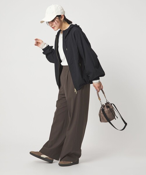 green label relaxing(グリーンレーベルリラクシング)の「【WEB限定】<at ease>オルマイ ワイド パンツ ウォッシャブル ストレッチ UVカット(その他パンツ・レディース・ダークブラウン/ネイビー/ブラック/ベージュ・SHORT/TALL/34/42/40/38/36)」の6枚目の写真