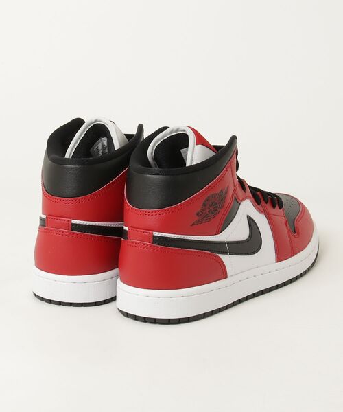 JORDAN BRAND(ジョーダンブランド)の「AIR JORDAN 1 MID(スニーカー・メンズ・レッド・26.0cm/26.5cm/27.0cm/27.5cm/28.0cm/28.5cm/29.0cm)」の2枚目の写真