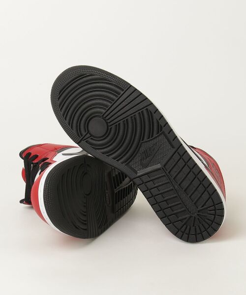 JORDAN BRAND(ジョーダンブランド)の「AIR JORDAN 1 MID(スニーカー・メンズ・レッド・26.0cm/26.5cm/27.0cm/27.5cm/28.0cm/28.5cm/29.0cm)」の3枚目の写真