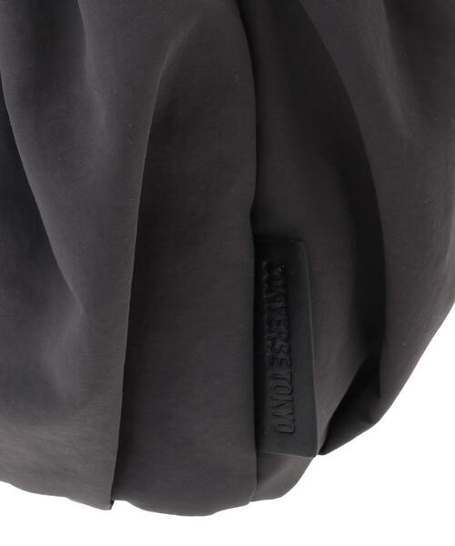 CONVERSE TOKYO(コンバーストウキョウ)の「2WAY NYLON DRAWSTRING SHOULDER BAG(ショルダーバッグ・レディース・カーキ/ブラック/チャコールグレー・FREE)」の13枚目の写真