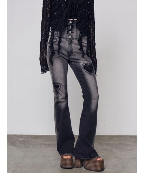 EMODA(エモダ)の「ハートダメージハイウエストフレアパギンス(デニムパンツ・レディース・ブラック/インディゴブルー・MEDIUM/SMALL/X-SMALL)」の11枚目の写真