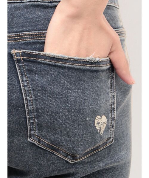 EMODA(エモダ)の「ハートダメージハイウエストフレアパギンス(デニムパンツ・レディース・ブラック/インディゴブルー・MEDIUM/SMALL/X-SMALL)」の19枚目の写真