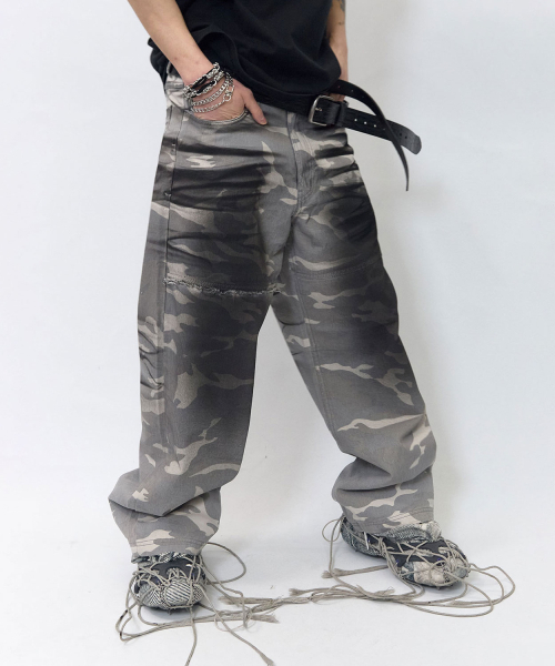BLR(ビーエルアール)の「Faded Camo Carpenter Pants(その他パンツ・メンズ・その他・LARGE/MEDIUM/SMALL)」の2枚目の写真