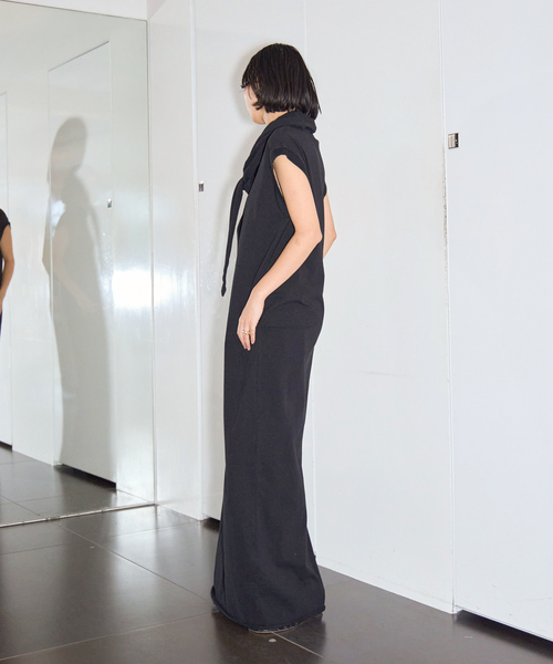 CITYSHOP（シティーショップ）の「CUTDRESS with SCARF：ワンピース（ワンピース・レディース・ブラック/ベージュ/パープル・36/38）」の5枚目の写真