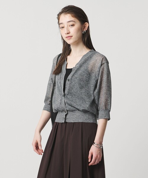 UNITED ARROWS(ユナイテッドアローズ)の「シアー Vネック カーディガン ‐ウォッシャブル‐(カーディガン/ボレロ・レディース・グレー系/ブラック/ライトブルー/ホワイト・FREE)」の1枚目の写真