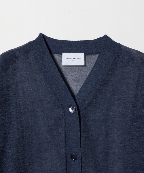 UNITED ARROWS(ユナイテッドアローズ)の「シアー Vネック カーディガン ‐ウォッシャブル‐(カーディガン/ボレロ・レディース・グレー系/ブラック/ライトブルー/ホワイト・FREE)」の7枚目の写真