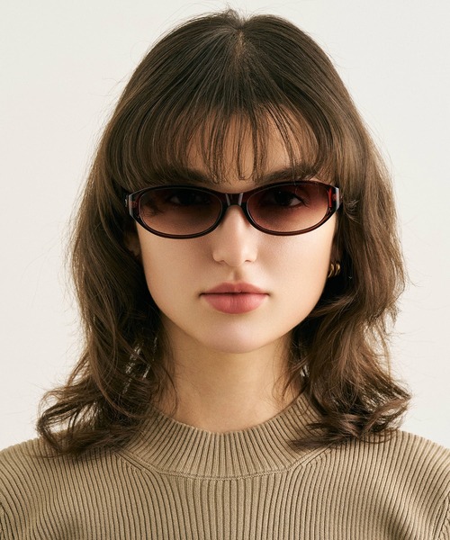 NUEF (ヌエフ)の「スクエアサングラス|カラーレンズ|トレンド|紫外線対策|UVカット|サングラス|NUEF|COLOR SUNGLASSES(サングラス・レディース・ブラウン/ブラック・FREE)」の4枚目の写真