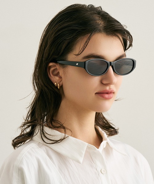 NUEF (ヌエフ)の「スクエアサングラス|カラーレンズ|トレンド|紫外線対策|UVカット|サングラス|NUEF|COLOR SUNGLASSES(サングラス・レディース・ブラウン/ブラック・FREE)」の6枚目の写真