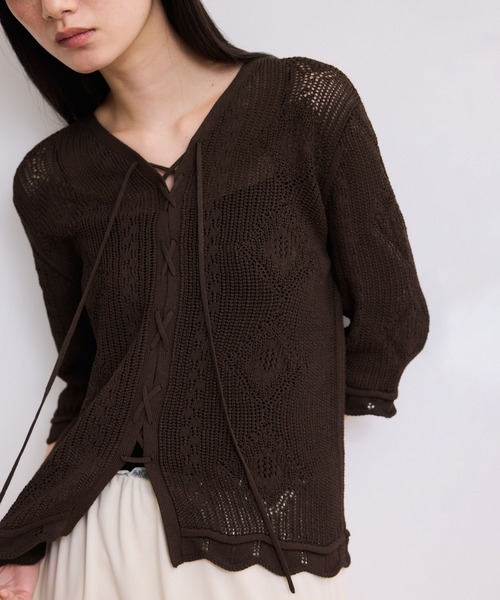 ADAM ET ROPE'(アダムエロペ)の「【WEB限定】2wayレースアップカーディガン(カーディガン/ボレロ・レディース・ブラック/ダークブラウン/オフホワイト・FREE)」の11枚目の写真
