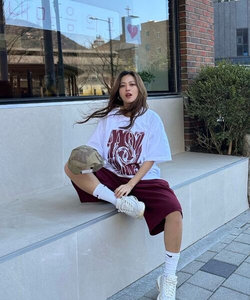 MOZMOZ(モズモズ)の「カオス オーバーサイズ 半袖Tシャツ ホワイト(Tシャツ/カットソー・レディース・その他・1/2/3)」の4枚目の写真