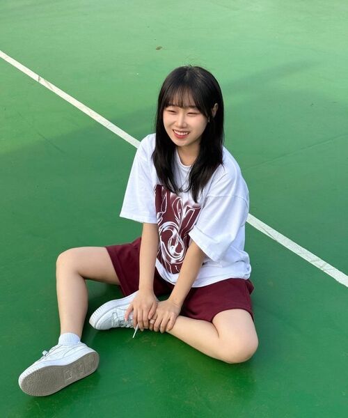 MOZMOZ(モズモズ)の「カオス オーバーサイズ 半袖Tシャツ ホワイト(Tシャツ/カットソー・レディース・その他・1/2/3)」の6枚目の写真