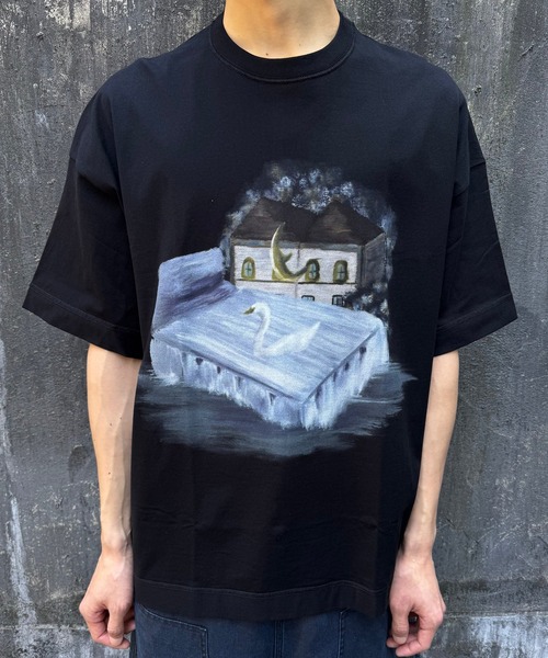SHINYAKOZUKA(シンヤコヅカ)の「bedroom and living room(ISSUE8)(Tシャツ/カットソー・メンズ・ホワイト/ブラック・MEDIUM/SMALL)」の5枚目の写真