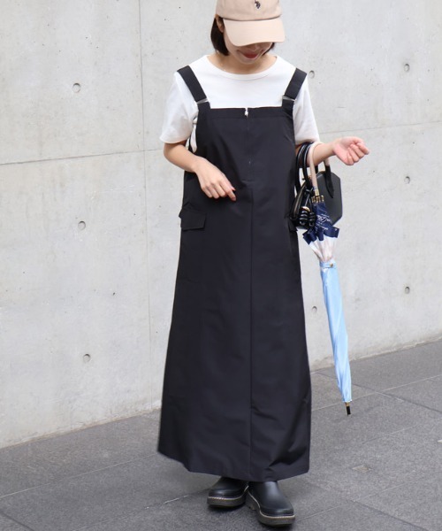 Pierrot(ピエロ)の「軽撥水フロントジップジャンパースカート(ジャンパースカート・レディース・ブラック/ベージュ・L/M/PM)」の5枚目の写真