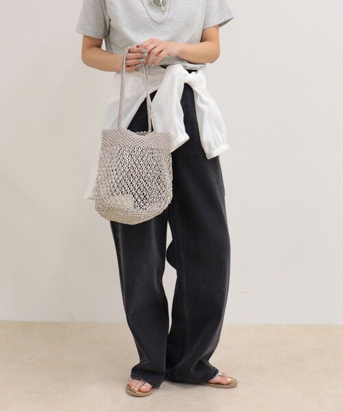 fredy emue(フレディエミュ)の「【BAGMATI/バグマティ】ラメコードメッシュラウンドバッグ(かごバッグ・レディース・シルバー/ゴールド・FREE)」の2枚目の写真